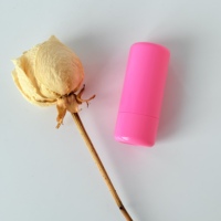 Tubos de Plástico Personalizados para Bálsamo Labial, Tubos Vacíos de Plástico para Lápiz Labial para Envasado de Muestras, Bálsamo Labial Rosa Flash con Aberturas de Llenado Directo