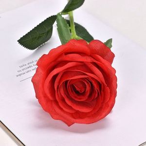 Rosas Artificiales de Terciopelo al por Mayor para Decoración de Bodas y Fiestas en el Hogar - Product Image 1