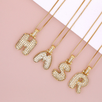 Collier initial en laiton plaqué or 18 carats avec lettres bulles, micro-pavé dense de zircone cubique, triple rangée de pierres, délicat pour le quotidien