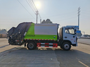 Camion à ordures lourd diesel automatique Dongfeng, camion de compression des déchets municipaux - Product Image 6