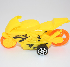 Venta al por mayor ocho cápsulas mini plástico motocicleta juguete 1:5 escala coche para cápsula Juguetes - Product Image 2