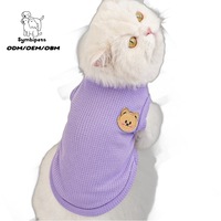 Vêtements respirants sans manches pour chats et chiens, tendance 2026, gilet pour animaux de compagnie en gaufre brodé motif ours mignon, vente en gros d'habillement pour animaux
