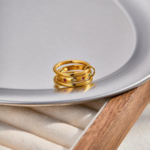 Anillo de banda estrecha de acero inoxidable chapado en oro de 18 quilates, impermeable, con circonita de estrella, regalo para mujer, joyería de moda para fiestas y cócteles - Product Image 4