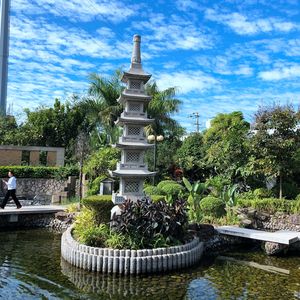 Lanterne de jardin en pierre de granit japonaise Rokkaku <span class=keywords><strong>Yukimi</strong></span> à vendre - Product Image 6