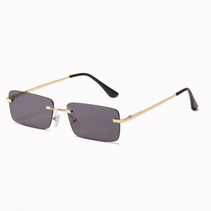 Nouvelles lunettes de soleil <span class=keywords><strong>2023</strong></span> pour femmes, monture sans cadre, style européen et américain, lunettes de soleil tendance, même style carré, <span class=keywords><strong>film</strong></span> océanique - Product Image 1