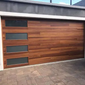 Vendita calda di lusso elettrico sezionale in legno porta del Garage isolato in legno massello sezionale pieghevole porta del Garage per la residenza