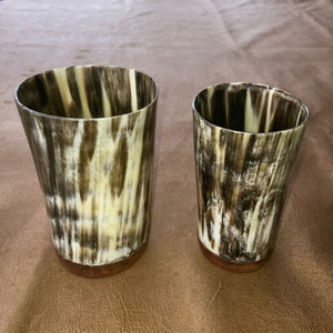 Taza Hecha a Mano de Cuerno de Búfalo Ecológica |   Taza Natural para Beber Cerveza, Vino y Hidromiel |   Oficina en Casa Moderna y Lujosa con Ambiente Religioso - Product Image 1