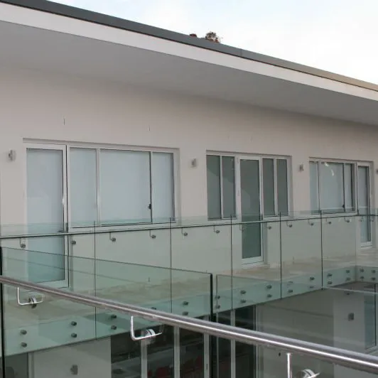 Nuova vendita calda ringhiera in vetro in acciaio inossidabile stand off balaustra e ringhiere per balconi
