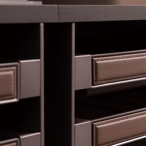 ZYTH Armoire murale sur mesure avec tiroirs à panneaux en bois, tringle de suspension en aluminium, dressing ouvert pour hôtel et villa - Product Image 2