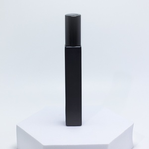 ขวดแก้วสี่เหลี่ยมขนาด 5 มล. 10 มล. 15 มล. ขวดเปล่าสำหรับน้ำหอมและน้ำมันหอมระเหย ขวดสเปรย์พร้อมฝาสีทองเงินเงา - Product Image 3