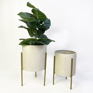 Lander Venta caliente Nuevo diseño Adornos para el salón Decoración para el hogar Jarrones <span class=keywords><strong>de</strong></span> <span class=keywords><strong>hierro</strong></span> Maceta Titular - Product Image 4