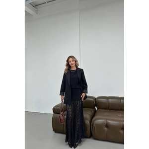 กระโปรงยาวทรงเอเอวกลางสีดำ ผ้าชีฟองโปร่งแสง ผ่าข้าง เหมาะสำหรับงานกลางคืน - Product Image 3