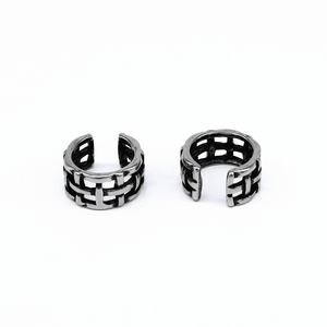 Boucle d'oreille personnalisée pour homme en acier inoxydable 316L, étanche, résistante au ternissement, motif treillis, clip d'oreille, cartilage, style punk minimaliste, cadeau - Product Image 4