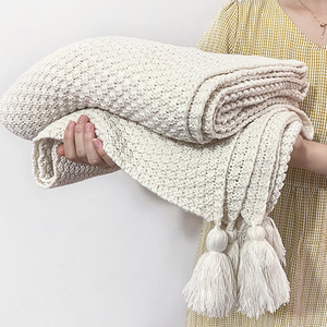 Venta al por mayor de mantas de cubierta de pelo de arena de estilo nórdico, mantas de siesta de oficina, mantas pequeñas de aire acondicionado informales de punto con flecos - Product Image 2