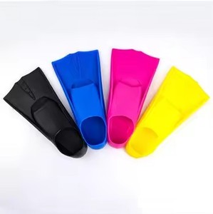 Aletas de Natación para Adultos de Alta Calidad, Talla 40-46 XL, Aletas Cortas de Silicona para Natación, Buceo y Entrenamiento - Product Image 5