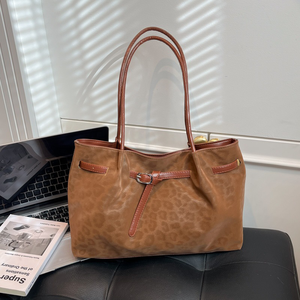 Nouveautés 2026 : Sac à main pour femme, de niche, haut de gamme, tendance et polyvalent, avec bandoulière, poignée supérieure et élégant design croisé - Product Image 4