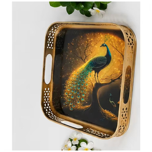 Bandeja de Servir de Metal Dorado con Diseño de Pavo Real, Interior de Resina, Borde Calado Ornamentado, Asas Decorativas, Decoración para Mesa de Comedor - Product Image 1