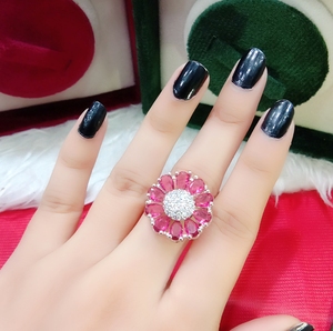 ชุดเครื่องประดับสำหรับผู้หญิงกำไลข้อมือเพชร CZ อเมริกันดีไซน์ลายดอกไม้สีฟ้าแบบปรับแต่งได้ - Product Image 4