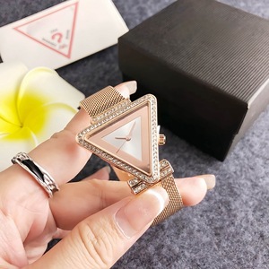 <span class=keywords><strong>Montre</strong></span> à quartz <span class=keywords><strong>GUESS</strong></span> américaine en alliage écologique, style coréen, pour couple, avec cadran triangulaire inversé et diamants, en acrylique, 38 mm, à aiguilles - Product Image 6