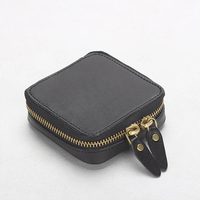 Boîte à bijoux carrée portable en cuir PU, organiseur de bijoux de voyage, étui à bijoux souple pour bagues, boucles d'oreilles, colliers, bracelets