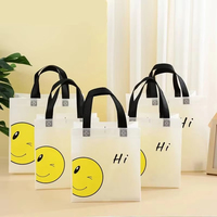 Sac de shopping réutilisable écologique sans BPA en tissu non tissé avec logo personnalisé, fermeture à bouton-pression, visage souriant, transfert thermique
