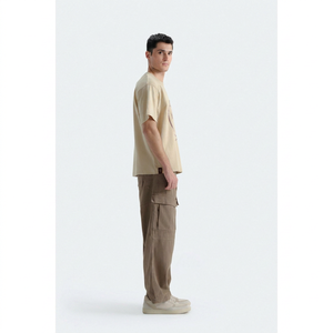 T-shirt pour homme beige à manches courtes, col rond, coupe classique, jersey décontracté, 100% coton respirant, impression sérigraphique sur le devant, 240g - Product Image 2