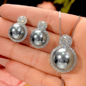 Wholesale Fashion Eco-friendly Copper 16-12mm Round Grey Pearl Jewelry Set Elegant Simple Pendant <b>Earrings</b> Set for Women - Product Image 3