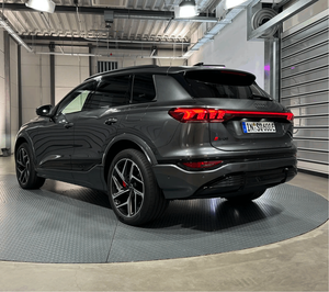 Para Audi <span class=keywords><strong>Q6</strong></span> <span class=keywords><strong>E</strong></span>-<span class=keywords><strong>tron</strong></span>, SUV Eléctrico de Lujo, Autonomía de Más de 600 km, Plataforma PPE y Variante RS Performance - Product Image 3