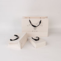 Sac en papier personnalisé de luxe avec poignée en ruban sac fourre-tout cadeau sac à provisions pour épicerie de boutique de taille personnalisée