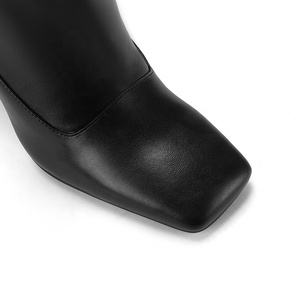 ODM OEM Botas altas clásicas por encima de la rodilla para mujer Stiletto Tacones de gatito Cierre de punta cuadrada Botas de fiesta con punta estrecha para damas - Product Image 5