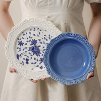 Assiette de dîner en céramique bleue vintage à bordure dentelée pour la maison ou les fêtes – Élégante assiette à dessert, ensemble de vaisselle