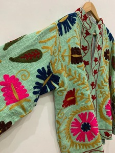 Veste en coton TNT Suzani brodée à la main Vestes d'hiver Vêtements pour femmes Vêtements ethniques bohèmes pour femmes - Product Image 5