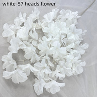 Arrangement de fleurs simulées pour la gloire du matin herbe de mariage fleur de mariage unique faite matériau de plafond d'auditorium pour hôtels