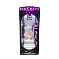 Vente chaude Leon Pink Date Prix Poupée Machine Garra Ciseaux Cadeau Coupe Jeu Caisse En Bois
