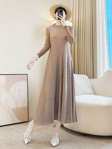 Nuevo Vestido Plisado Miyake Elegante de Moda 2026 para Mujer, Vestido Maxi Acampanado con Corte en A que Estiliza la Figura, Ropa al por Mayor - Product Image 5