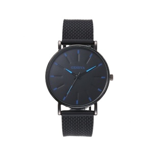 Reloj de pulsera minimalista delgado para hombre, esfera negra, marcadores azules, correa de malla transpirable - Product Image 1