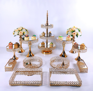 Ensemble <span class=keywords><strong>de</strong></span> plateaux à bonbons en or faits à la main, support à gâteaux, présentoir à desserts en métal pour la décoration <span class=keywords><strong>de</strong></span> <span class=keywords><strong>mariage</strong></span>, fête, usage domestique, hôtel, offre promotionnelle - Product Image 2