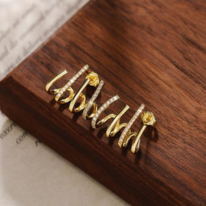 ต่างหูบาลอนติน ฮักกี้ 18K โกลด์ฟิลด์ คริสตัล ไรน์สโตน ช่องใส่คริสตัลแบบช่อง ต่างหูสำหรับผู้หญิงสวมใส่ทุกวันสุดหรู - Product Image 5