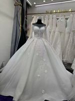 Nouvelle Arrivée 2026 – Robe de Mariée de Luxe Blanche en Dentelle Perlée avec Manches Longues et Traîne Spectaculaire