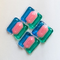 Dosettes à linge multifonctionnelles combinant nettoyant, adoucissant et eau de javel pour un entretien complet