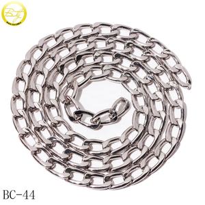 Sac à main à la mode, sangles de chaîne en cristal, accessoire décoratif, chaînes à maillons croisés en métal avec anneaux en forme de cœur - Product Image 6