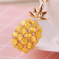 Porte-clés tendance en métal avec breloque en forme de fruit simulé, perles de cristal 3D scintillantes, idéal pour sacs et clés
