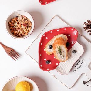 Ensemble de vaisselle en céramique motif champignon rouge de dessin animé, assiette, bol et tasse – Nouveauté très prisée - Product Image 3