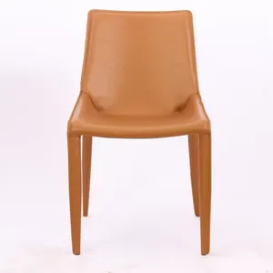 Elegante Silla de Comedor Nórdica de Cuero Sintético para Espacios Modernos - Product Image 1