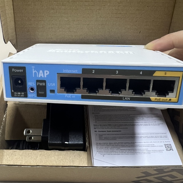Mikrotik HAP RB951Ui-2nD ROS Wireless Router POE Powered 100 Megabits 2.4G Dual-Band Dual Antennas Dual Band Support
