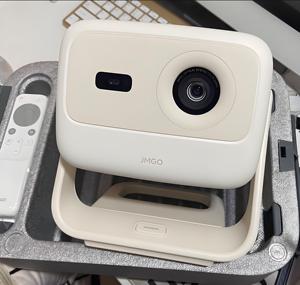 Projecteur ultra-lumineux JMGO N1Air à triple laser, projection latérale, tout-en-un, plateforme cloud algorithmique N1Air ultra-lumineux triple laser - Product Image 3