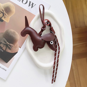 मूल डिजाइन किए गए खेल इन प्यारे फोन एक्सेसरीज हाथ से बुने रस्सी कीचेन फैशन पेलेंट गहने डिय बैग कीरिंग उपहार - Product Image 1