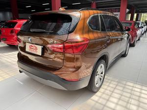 SUV <span class=keywords><strong>BMW</strong></span> <span class=keywords><strong>X1</strong></span> <span class=keywords><strong>XDrive</strong></span> 28i 2017 Usado Caja de Cambios Automática Asientos de Cuero Tamaño de Llanta R19 Interior Oscuro Capacidad del Motor 4L Tracción AWD - Product Image 4