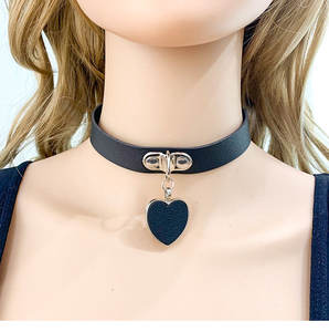 Persönliche Herzförmige Kurze Choker-Halskette Gothic Punk Schmuck Harajuku Kostüm Anime Trendiger PU-Leder-Schmuck - Product Image 1