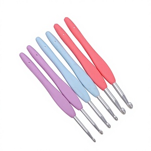 เข็มโครเชต์ด้ามจับนุ่มแบบไม่ต้องพันรอบ รุ่นเรนโบว์ สำหรับถักไหมพรมแบบเส้นผมสีทอง รุ่น DIY สไตล์อเมริกัน ขนาด 5.13-12 ผลิตจากโรงงาน - Product Image 1